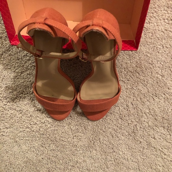 Peach/Pink heels. - Picture 3 of 4